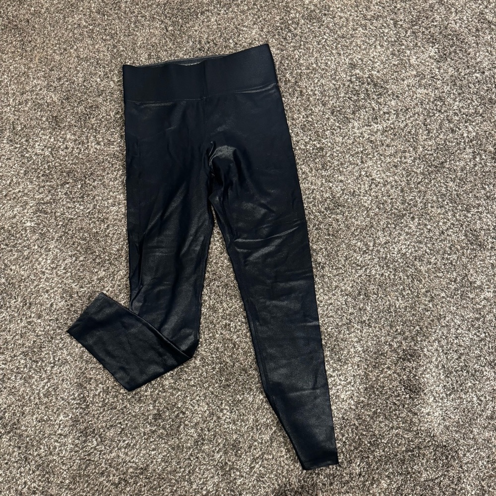 Carbon38 navy Leggings Streamlined Athletic Fit- Takara 7/8 length